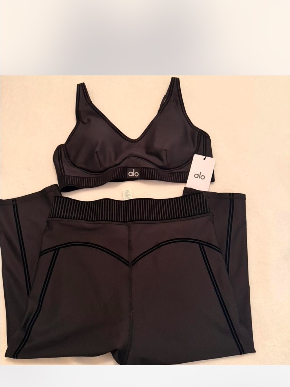 ALO Yoga Black V-Neck Support Sports Bra and High-Waist Leggings Set